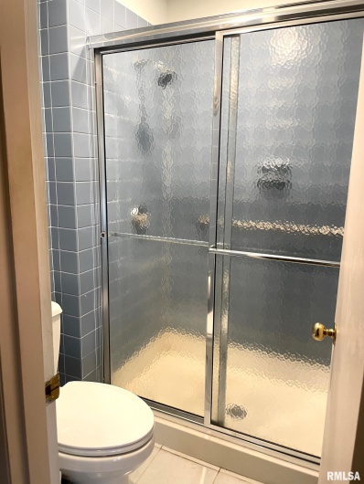 7 PINEWOOD Drive, Carbondale, Illinois 62901, 4 Bedrooms Bedrooms, 0 ,2 BathroomsBathrooms,Residential,For Sale,PINEWOOD,0,RMAEB460753