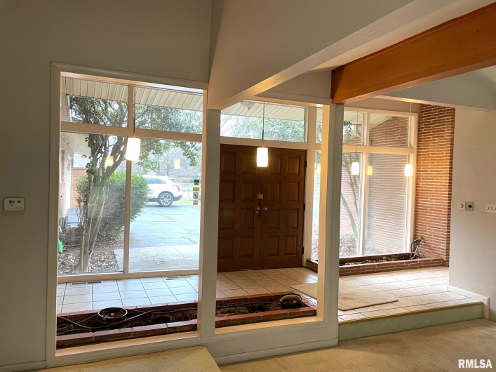 7 PINEWOOD Drive, Carbondale, Illinois 62901, 4 Bedrooms Bedrooms, 0 ,2 BathroomsBathrooms,Residential,For Sale,PINEWOOD,0,RMAEB460753