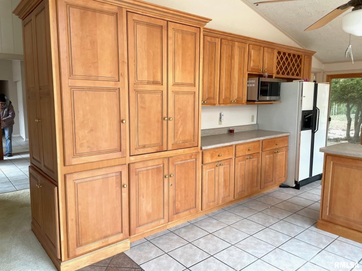 7 PINEWOOD Drive, Carbondale, Illinois 62901, 4 Bedrooms Bedrooms, 0 ,2 BathroomsBathrooms,Residential,For Sale,PINEWOOD,0,RMAEB460753