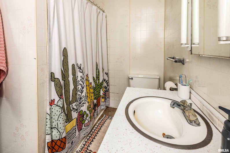 501 BUCHANAN Street, Marion, Illinois 62959, 3 Bedrooms Bedrooms, 0 ,1 BathroomBathrooms,Residential,For Sale,BUCHANAN,0,RMAEB460756