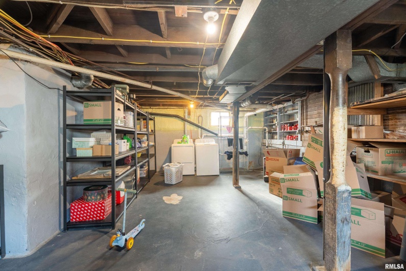 501 BUCHANAN Street, Marion, Illinois 62959, 3 Bedrooms Bedrooms, 0 ,1 BathroomBathrooms,Residential,For Sale,BUCHANAN,0,RMAEB460756