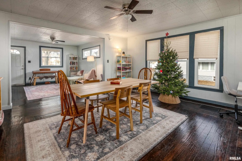 501 BUCHANAN Street, Marion, Illinois 62959, 3 Bedrooms Bedrooms, 0 ,1 BathroomBathrooms,Residential,For Sale,BUCHANAN,0,RMAEB460756