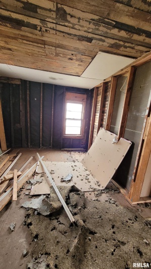 923 9TH Street, Murphysboro, Illinois 62966, 2 Bedrooms Bedrooms, 0 ,1 BathroomBathrooms,Residential,For Sale,9TH,0,RMAEB457375