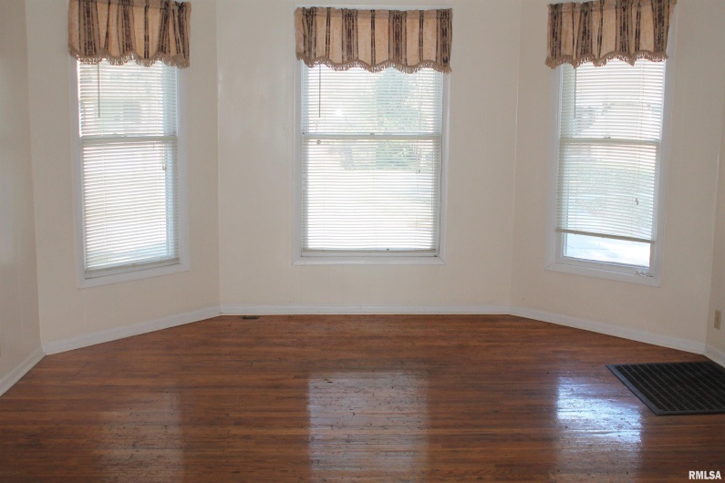 701 CHERRY Street, Carbondale, Illinois 62901, 0 , 0 ,0,Residential Income,For Sale,CHERRY,0,RMAEB460773