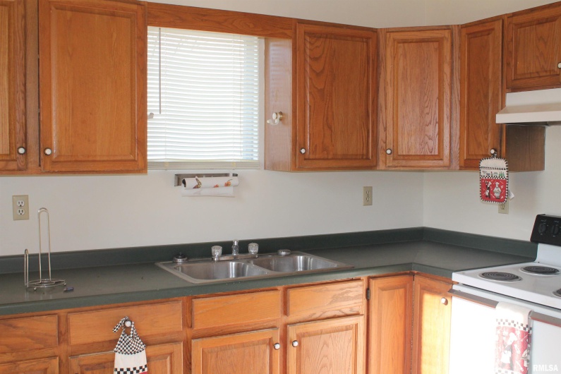 701 CHERRY Street, Carbondale, Illinois 62901, 0 , 0 ,0,Residential Income,For Sale,CHERRY,0,RMAEB460773