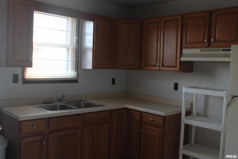 511 ASH Street, Carbondale, Illinois 61901, 0 , 0 ,0,Residential Income,For Sale,ASH,0,RMAEB460774