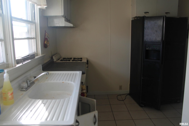 511 ASH Street, Carbondale, Illinois 61901, 0 , 0 ,0,Residential Income,For Sale,ASH,0,RMAEB460774