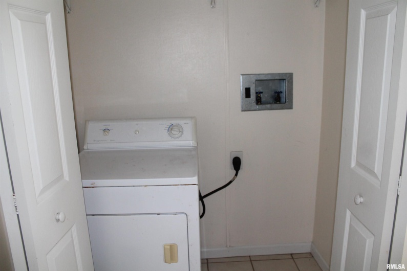 511 ASH Street, Carbondale, Illinois 61901, 0 , 0 ,0,Residential Income,For Sale,ASH,0,RMAEB460774