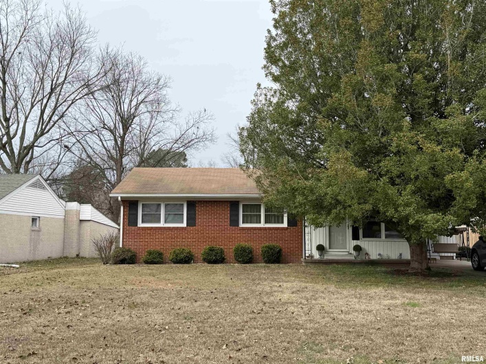 107 CARTER Drive, Metropolis, Illinois 62960, 3 Bedrooms Bedrooms, 0 ,1 BathroomBathrooms,Residential,For Sale,CARTER,0,RMAEB460775
