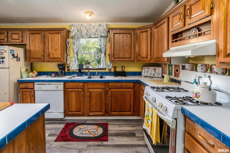 375 Lakota Way, Carbondale, Illinois 62902, 4 Bedrooms Bedrooms, 0 ,2 BathroomsBathrooms,Residential,For Sale,Lakota,0,RMAQC4270065