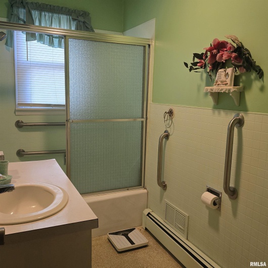 1317 CHERRY Street, Herrin, Illinois 62948, 3 Bedrooms Bedrooms, 0 ,1 BathroomBathrooms,Residential,For Sale,CHERRY,0,RMAQC4269246