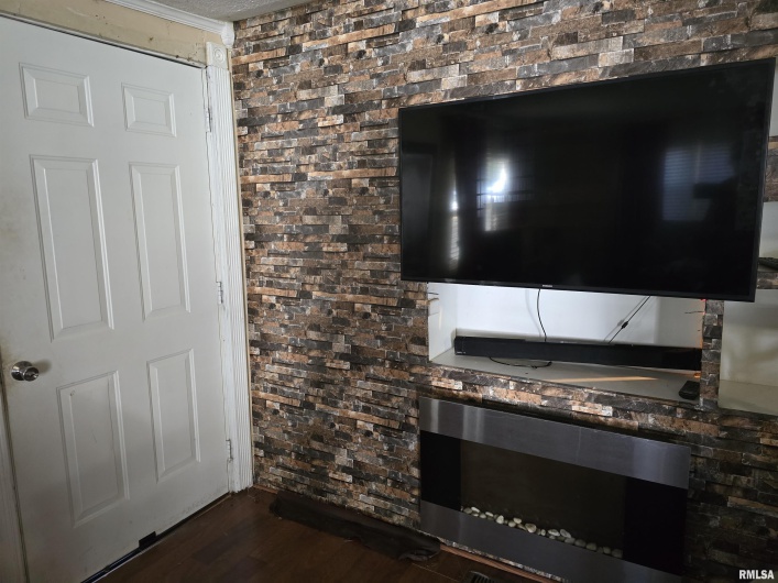 10617 Torrance Road, Carbondale, Illinois 62901, 2 Bedrooms Bedrooms, 0 ,1 BathroomBathrooms,Residential,For Sale,Torrance,0,RMAEB460778