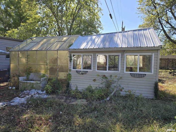 10617 Torrance Road, Carbondale, Illinois 62901, 2 Bedrooms Bedrooms, 0 ,1 BathroomBathrooms,Residential,For Sale,Torrance,0,RMAEB460778