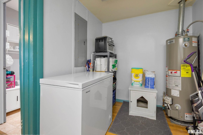 716 POPLAR Street, Harrisburg, Illinois 62946, 2 Bedrooms Bedrooms, 0 ,1 BathroomBathrooms,Residential,For Sale,POPLAR,0,RMAQC4269745