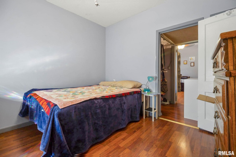 716 POPLAR Street, Harrisburg, Illinois 62946, 2 Bedrooms Bedrooms, 0 ,1 BathroomBathrooms,Residential,For Sale,POPLAR,0,RMAQC4269745