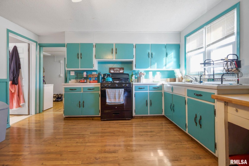 716 POPLAR Street, Harrisburg, Illinois 62946, 2 Bedrooms Bedrooms, 0 ,1 BathroomBathrooms,Residential,For Sale,POPLAR,0,RMAQC4269745