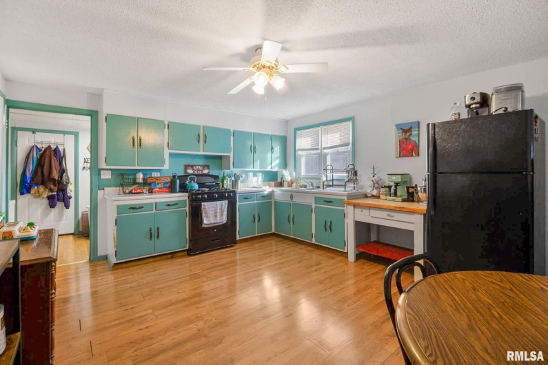 716 POPLAR Street, Harrisburg, Illinois 62946, 2 Bedrooms Bedrooms, 0 ,1 BathroomBathrooms,Residential,For Sale,POPLAR,0,RMAQC4269745