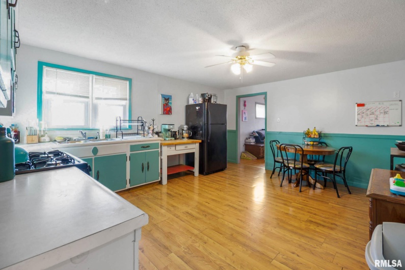 716 POPLAR Street, Harrisburg, Illinois 62946, 2 Bedrooms Bedrooms, 0 ,1 BathroomBathrooms,Residential,For Sale,POPLAR,0,RMAQC4269745