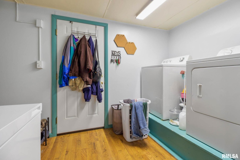 716 POPLAR Street, Harrisburg, Illinois 62946, 2 Bedrooms Bedrooms, 0 ,1 BathroomBathrooms,Residential,For Sale,POPLAR,0,RMAQC4269745