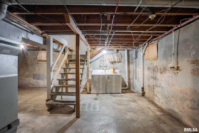 318 3RD Street, Marion, Illinois 62959, 2 Bedrooms Bedrooms, 0 ,1 BathroomBathrooms,Residential,For Sale,3RD,0,RMAQC4270072