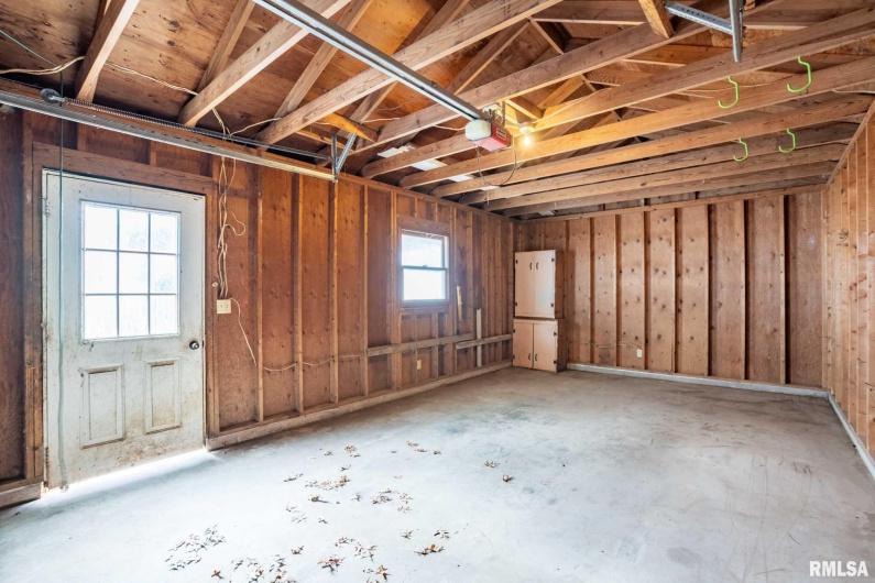 318 3RD Street, Marion, Illinois 62959, 2 Bedrooms Bedrooms, 0 ,1 BathroomBathrooms,Residential,For Sale,3RD,0,RMAQC4270072