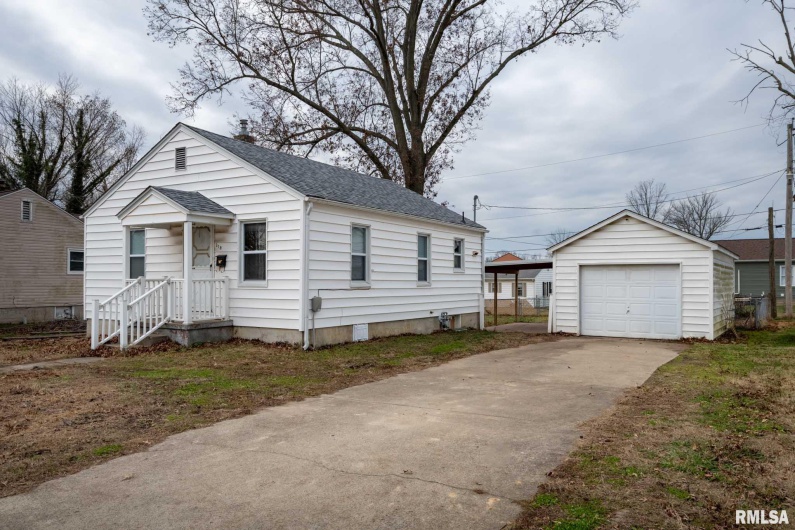318 3RD Street, Marion, Illinois 62959, 2 Bedrooms Bedrooms, 0 ,1 BathroomBathrooms,Residential,For Sale,3RD,0,RMAQC4270072