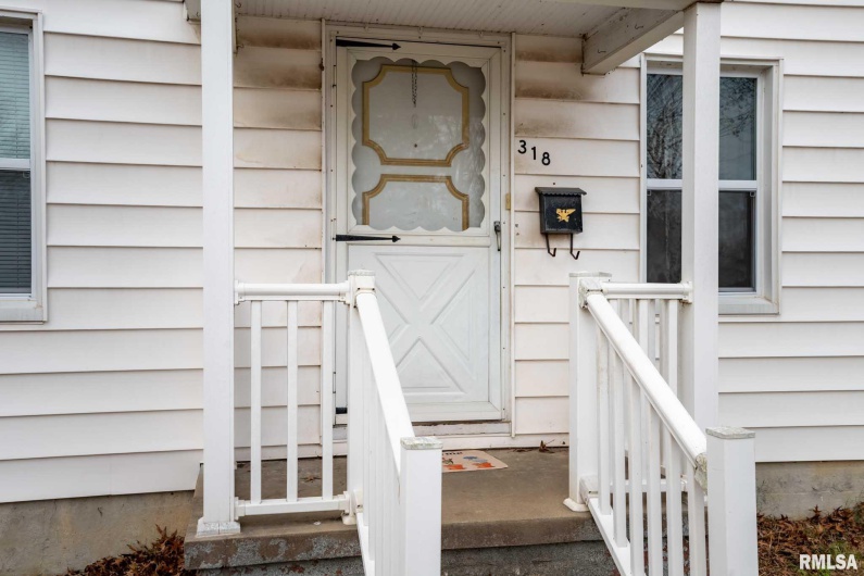 318 3RD Street, Marion, Illinois 62959, 2 Bedrooms Bedrooms, 0 ,1 BathroomBathrooms,Residential,For Sale,3RD,0,RMAQC4270072