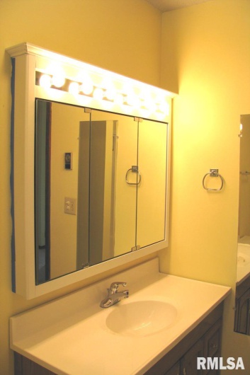 34 VILLAGE Drive, Carbondale, Illinois 62902, 0 , 0 ,0,Residential Income,For Sale,VILLAGE,0,RMAEB460793