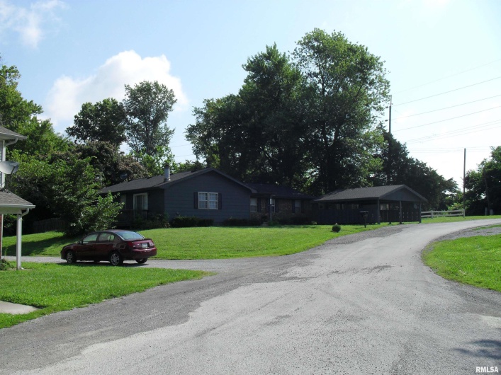 34 VILLAGE Drive, Carbondale, Illinois 62902, 0 , 0 ,0,Residential Income,For Sale,VILLAGE,0,RMAEB460793