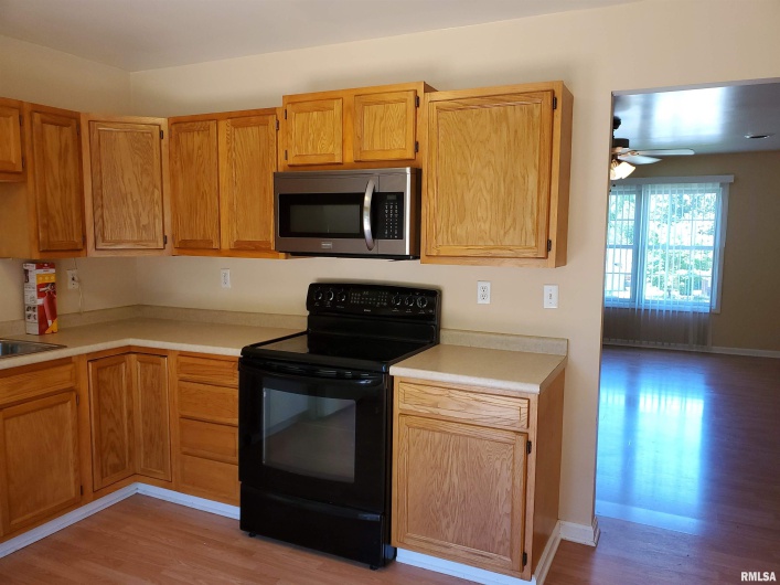 34 VILLAGE Drive, Carbondale, Illinois 62902, 0 , 0 ,0,Residential Income,For Sale,VILLAGE,0,RMAEB460793