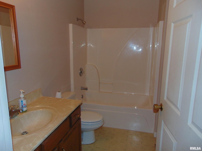 44 Bud Road, Alto Pass, Illinois 62905, 3 Bedrooms Bedrooms, 0 ,2 BathroomsBathrooms,Residential,For Sale,Bud,0,RMAEB460797