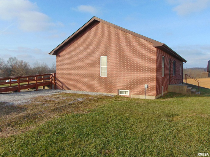 44 Bud Road, Alto Pass, Illinois 62905, 3 Bedrooms Bedrooms, 0 ,2 BathroomsBathrooms,Residential,For Sale,Bud,0,RMAEB460797