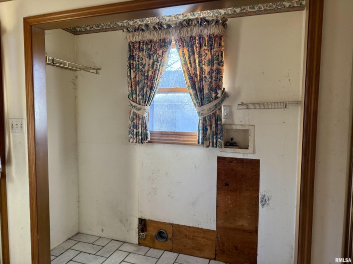 1605 Copeland Street, Marion, Illinois 62959, 2 Bedrooms Bedrooms, 0 ,1 BathroomBathrooms,Residential,For Sale,Copeland,0,RMAEB460801