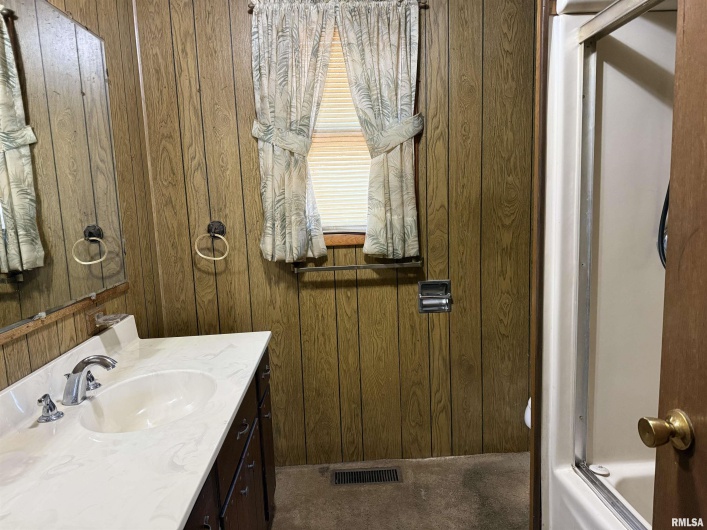 1605 Copeland Street, Marion, Illinois 62959, 2 Bedrooms Bedrooms, 0 ,1 BathroomBathrooms,Residential,For Sale,Copeland,0,RMAEB460801