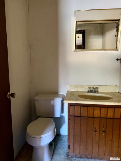 1605 Copeland Street, Marion, Illinois 62959, 2 Bedrooms Bedrooms, 0 ,1 BathroomBathrooms,Residential,For Sale,Copeland,0,RMAEB460801