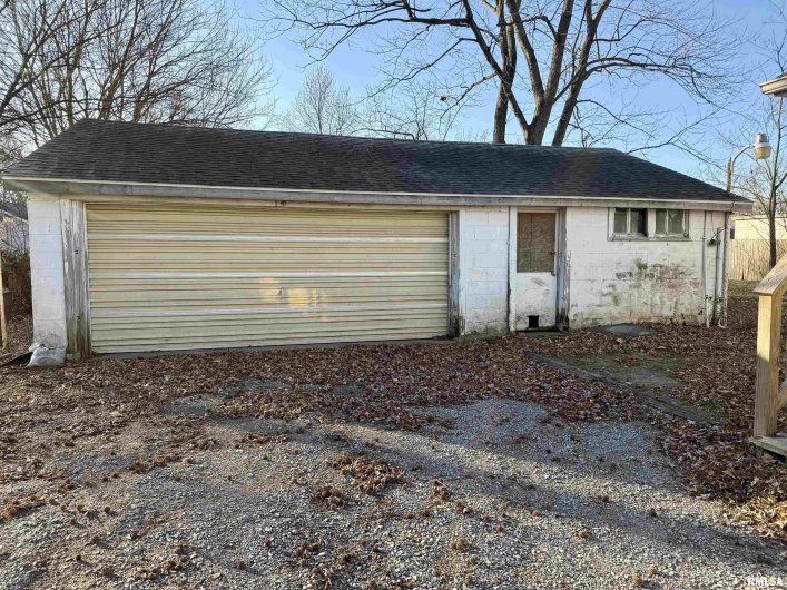 1605 Copeland Street, Marion, Illinois 62959, 2 Bedrooms Bedrooms, 0 ,1 BathroomBathrooms,Residential,For Sale,Copeland,0,RMAEB460801