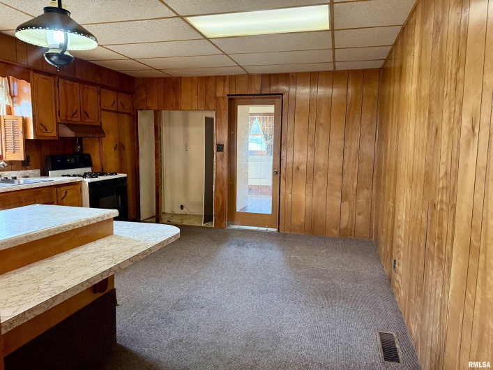 1605 Copeland Street, Marion, Illinois 62959, 2 Bedrooms Bedrooms, 0 ,1 BathroomBathrooms,Residential,For Sale,Copeland,0,RMAEB460801