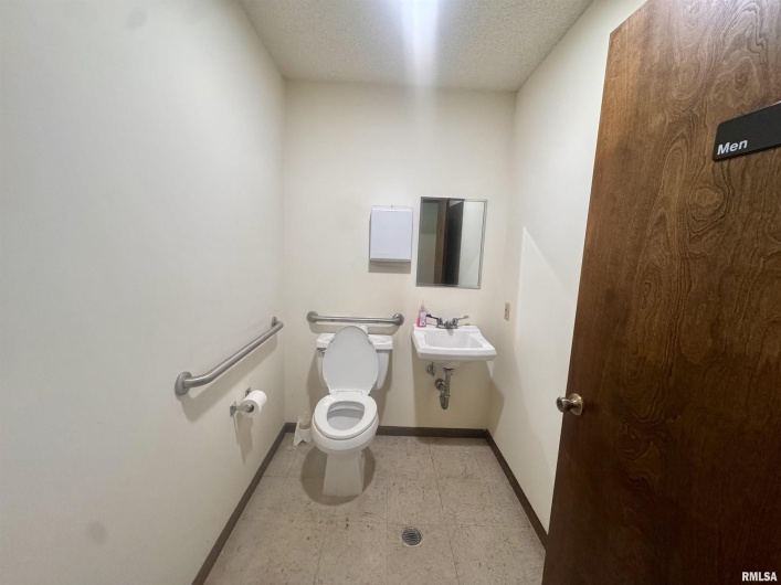 3909 Ernestine Drive, Marion, Illinois 62959, 0 , 0 ,0,Commercial Lease,For Sale,Ernestine,0,RMAEB460803