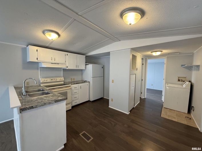 57 Timber Hollow Drive, Carbondale, Illinois 62901, 2 Bedrooms Bedrooms, 0 ,1 BathroomBathrooms,Manufactured In Park,For Sale,Timber Hollow,0,RMAEB460804