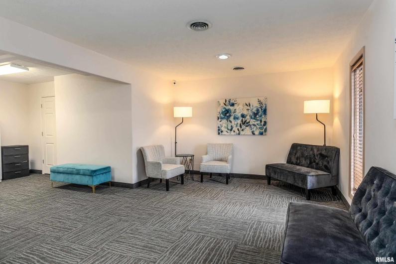 808 Prairie Street, Marion, Illinois 62959, 0 , 0 ,0,Commercial Sale,For Sale,Prairie,0,RMAEB460805