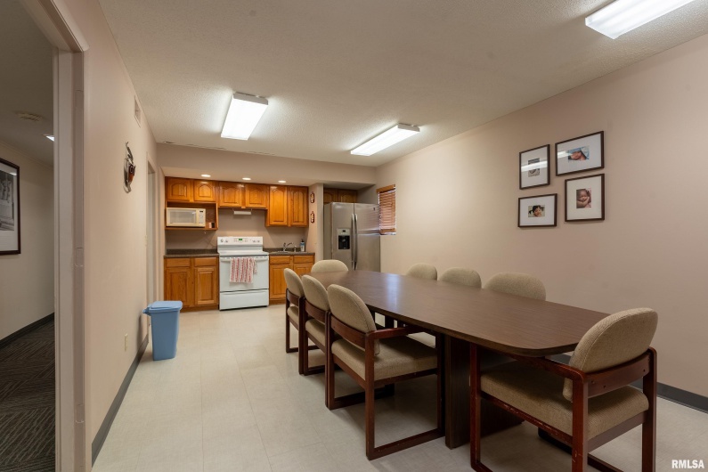 808 Prairie Street, Marion, Illinois 62959, 0 , 0 ,0,Commercial Sale,For Sale,Prairie,0,RMAEB460805