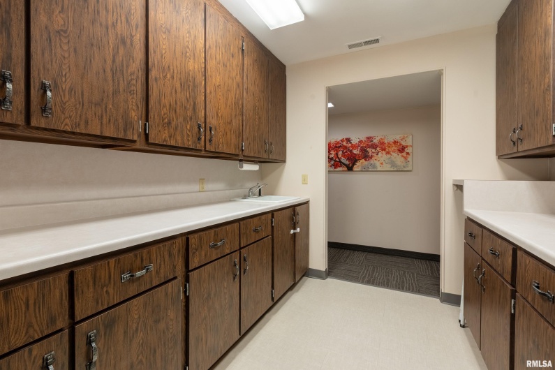 808 Prairie Street, Marion, Illinois 62959, 0 , 0 ,0,Commercial Sale,For Sale,Prairie,0,RMAEB460805