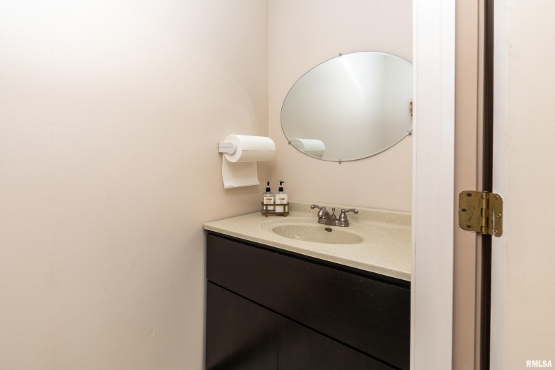 808 Prairie Street, Marion, Illinois 62959, 0 , 0 ,0,Commercial Sale,For Sale,Prairie,0,RMAEB460805