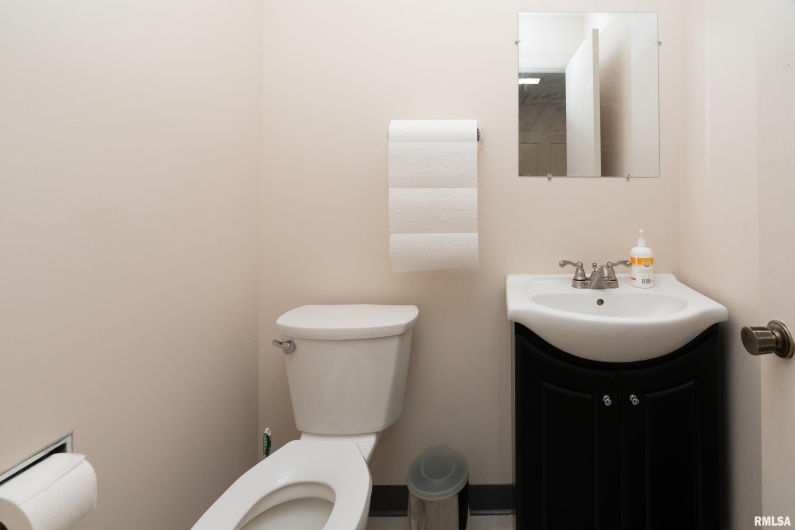 808 Prairie Street, Marion, Illinois 62959, 0 , 0 ,0,Commercial Sale,For Sale,Prairie,0,RMAEB460805