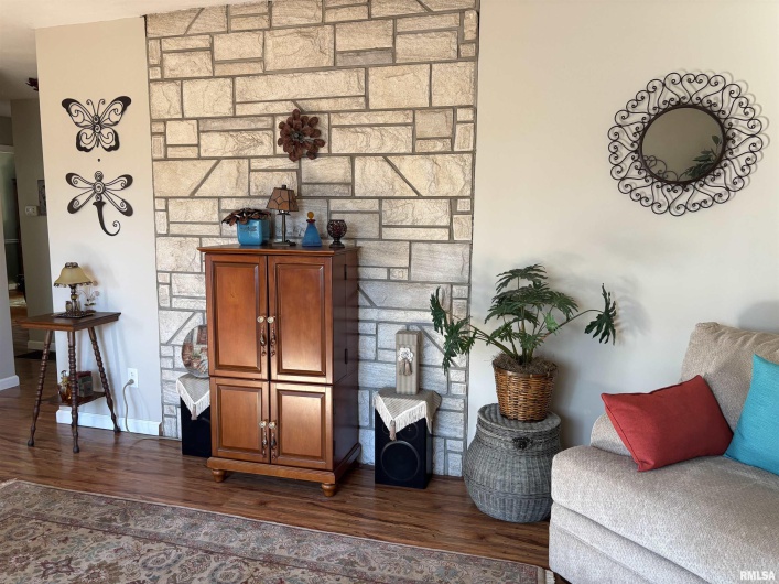 210 APPLE Lane, Anna, Illinois 62906, 3 Bedrooms Bedrooms, 0 ,1 BathroomBathrooms,Residential,For Sale,APPLE,0,RMAEB460807