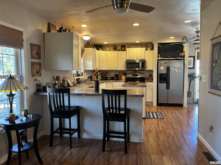 210 APPLE Lane, Anna, Illinois 62906, 3 Bedrooms Bedrooms, 0 ,1 BathroomBathrooms,Residential,For Sale,APPLE,0,RMAEB460807