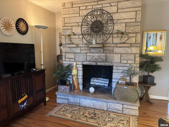 210 APPLE Lane, Anna, Illinois 62906, 3 Bedrooms Bedrooms, 0 ,1 BathroomBathrooms,Residential,For Sale,APPLE,0,RMAEB460807