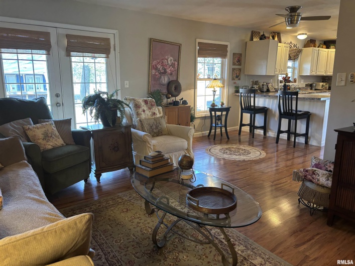 210 APPLE Lane, Anna, Illinois 62906, 3 Bedrooms Bedrooms, 0 ,1 BathroomBathrooms,Residential,For Sale,APPLE,0,RMAEB460807