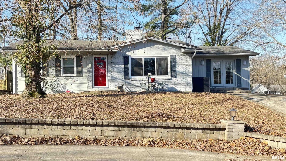 210 APPLE Lane, Anna, Illinois 62906, 3 Bedrooms Bedrooms, 0 ,1 BathroomBathrooms,Residential,For Sale,APPLE,0,RMAEB460807