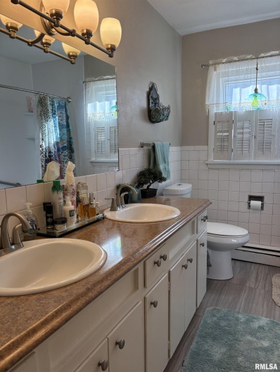 210 APPLE Lane, Anna, Illinois 62906, 3 Bedrooms Bedrooms, 0 ,1 BathroomBathrooms,Residential,For Sale,APPLE,0,RMAEB460807